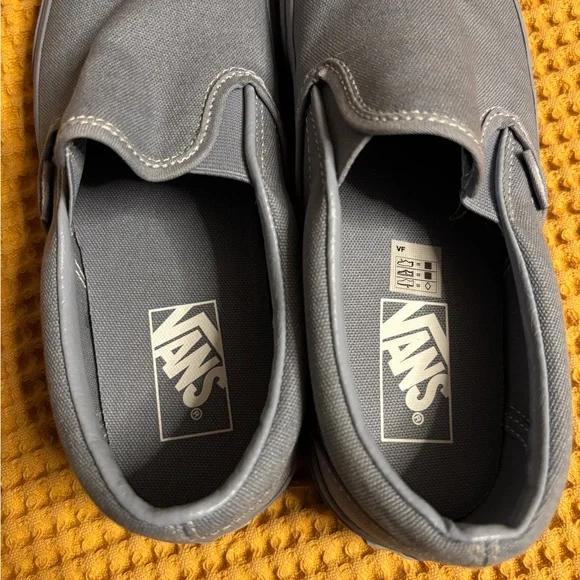 New in Box Vans Classic Slip-On | Pastel Mono Dusty Blue | US Women 8.5 / Men 7 - Picture 12 of 16